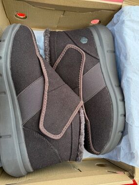 Unisex Slippers/boots FITVILLE Brown, slip on, adjustable closure, $49 NEW